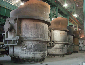 鐵水包內襯耐火材料由哪三層組成？作用是什么？